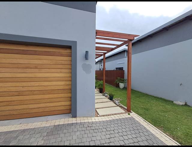 3 BEDROOM HOUSE FOR SALE IN PALM LAKES ESTATE